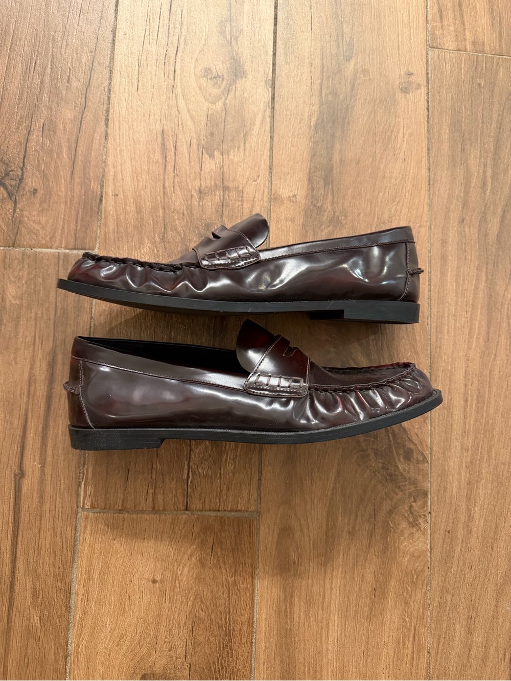 Women’s Classic Pleated Loafers in Burgundy Size 42/US 11 (Fit’s Men’s 8.5)